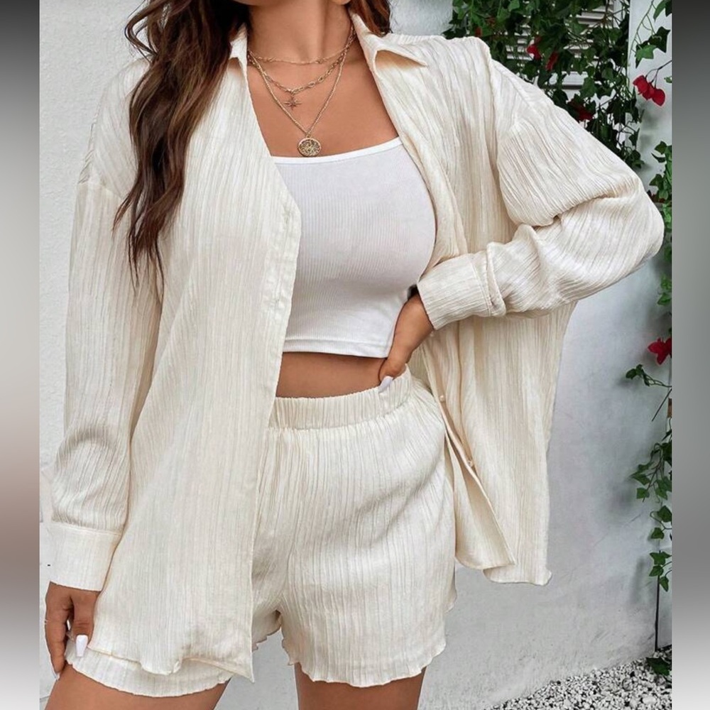 SHEIN Cream Textured Elastic-Waist Shorts